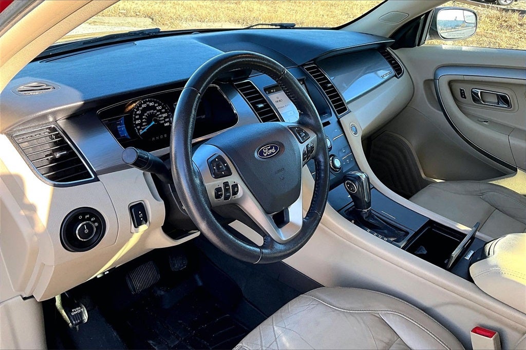 2017 Ford Taurus SEL