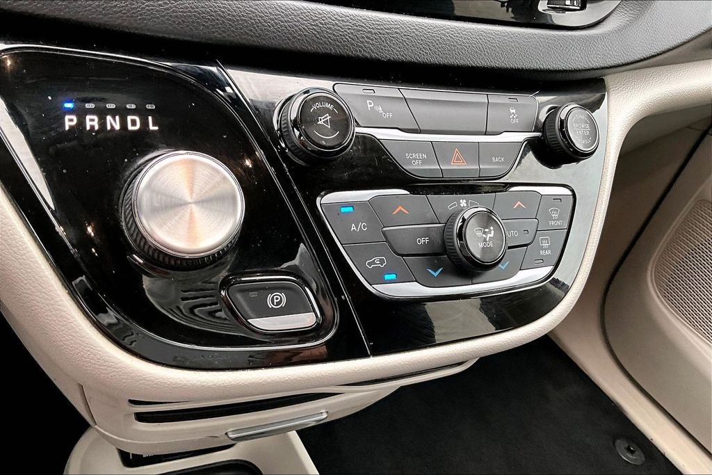 2017 Chrysler Pacifica Touring L