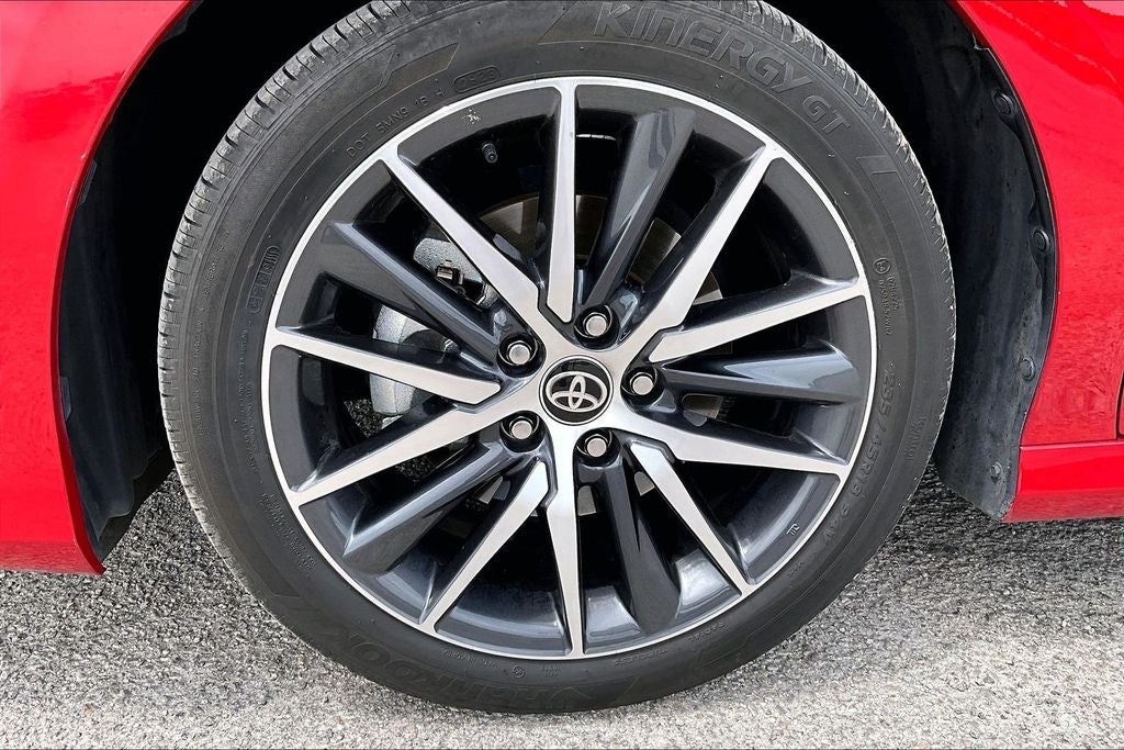 2023 Toyota Camry Hybrid XLE