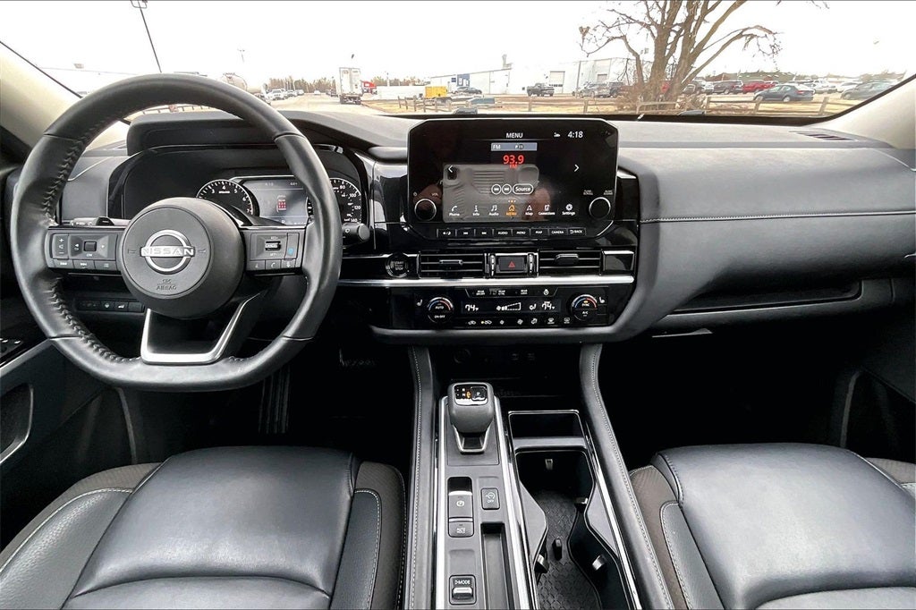 2025 Nissan Pathfinder SL