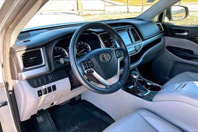 2016 Toyota Highlander XLE V6