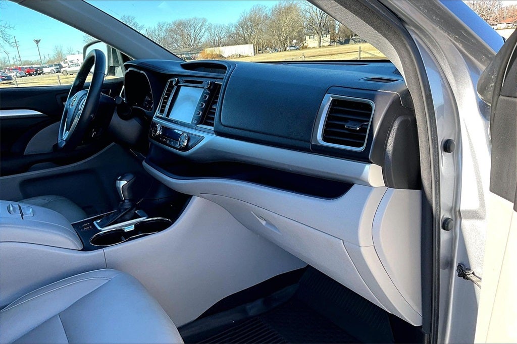 2016 Toyota Highlander XLE V6