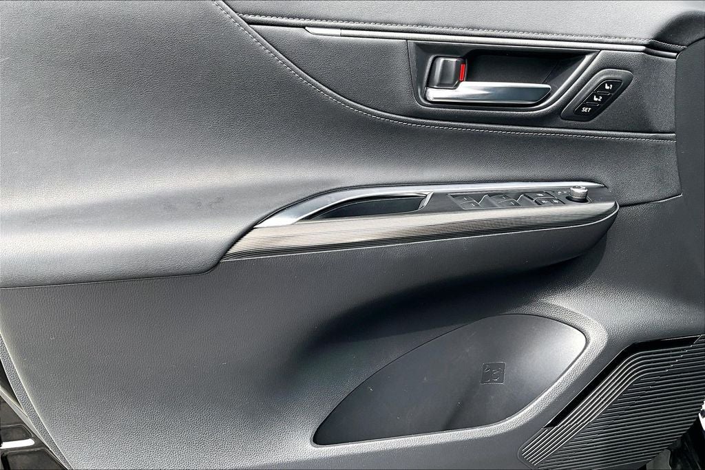 2022 Toyota Venza XLE