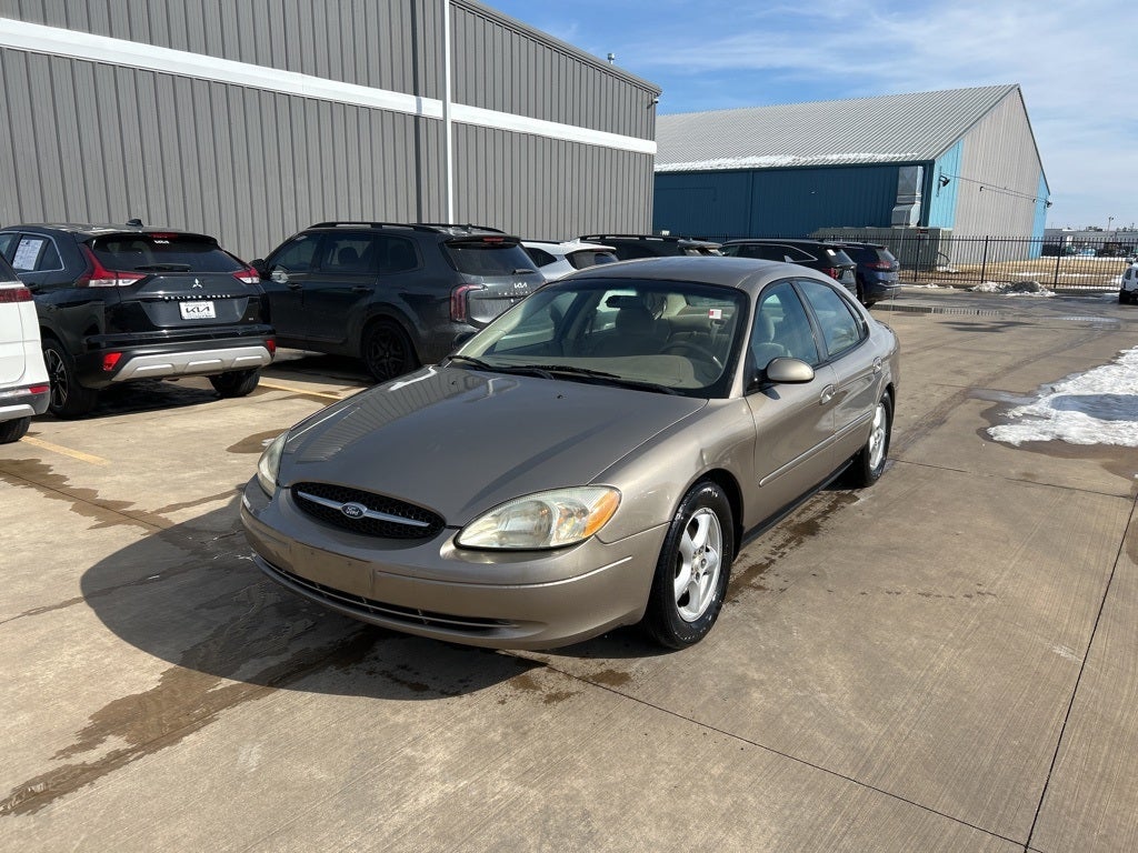 2003 Ford Taurus SE