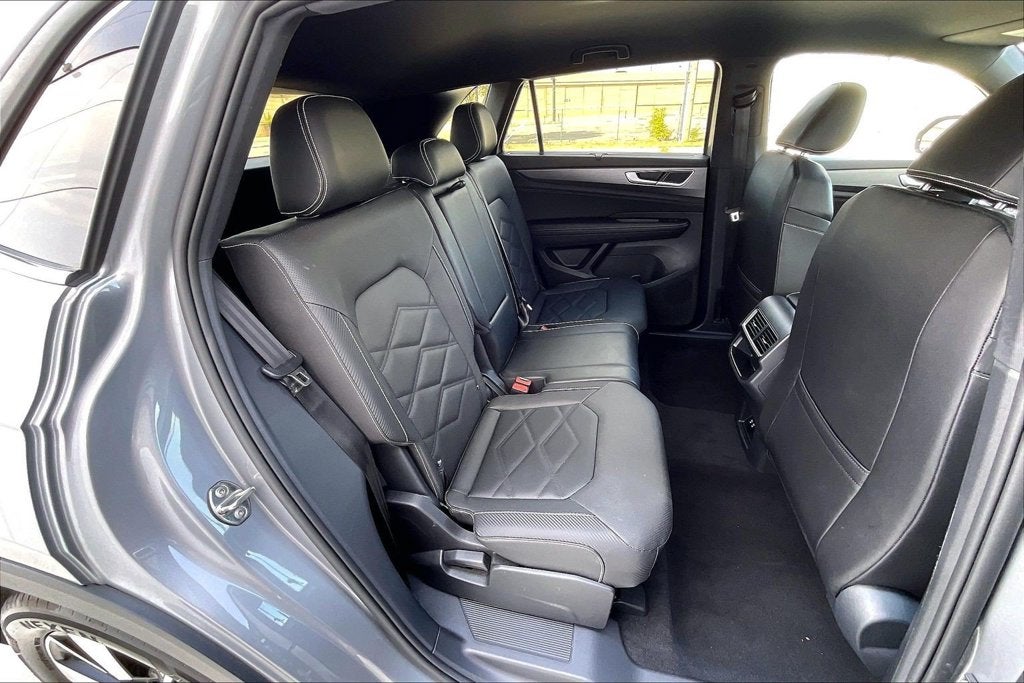 2026 Volkswagen Atlas Cross Sport SE w/Technology