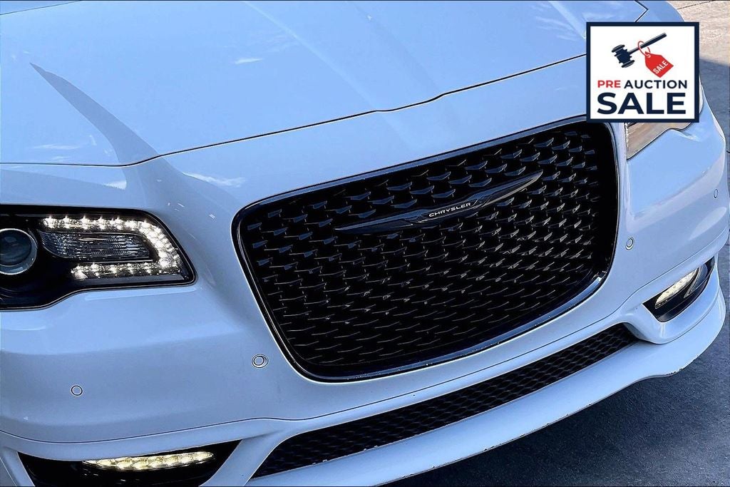 2022 Chrysler 300 Touring
