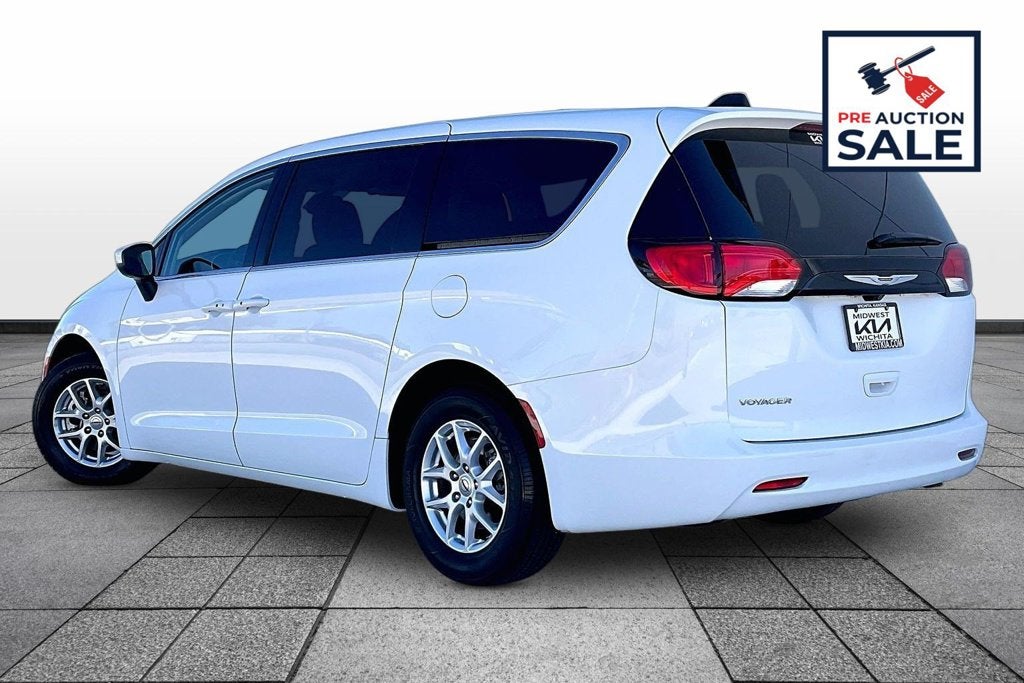 2023 Chrysler Voyager LX