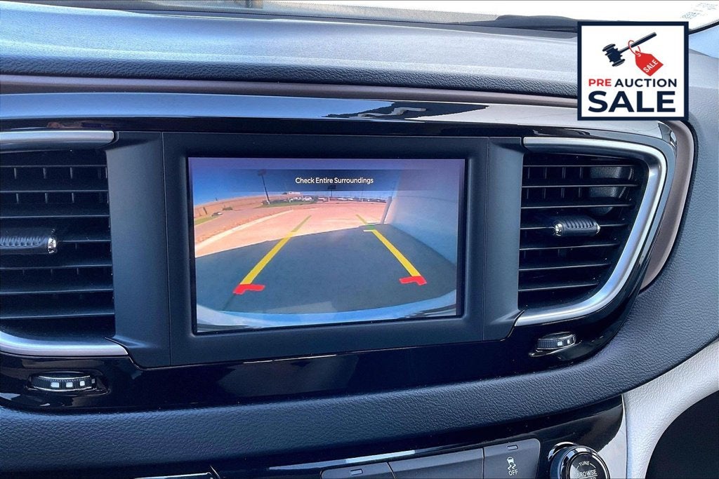 2023 Chrysler Voyager LX