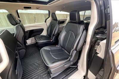 2023 Chrysler Pacifica Hybrid Limited