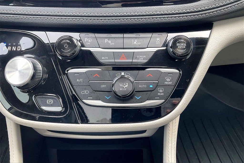 2023 Chrysler Pacifica Hybrid Limited