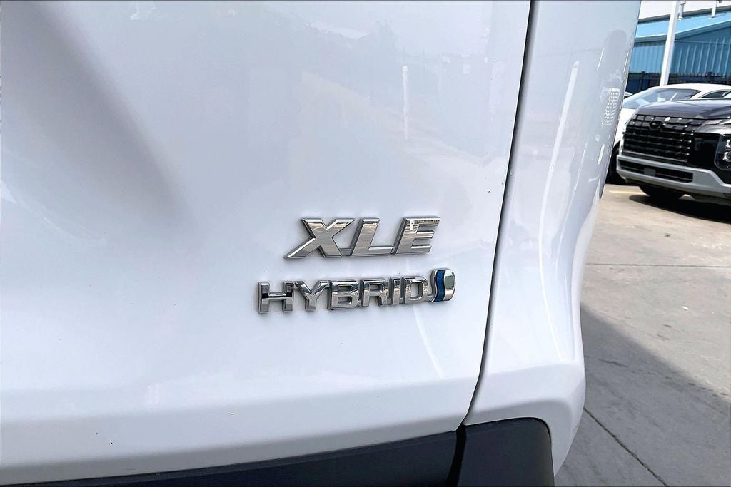 2021 Toyota RAV4 Hybrid XLE
