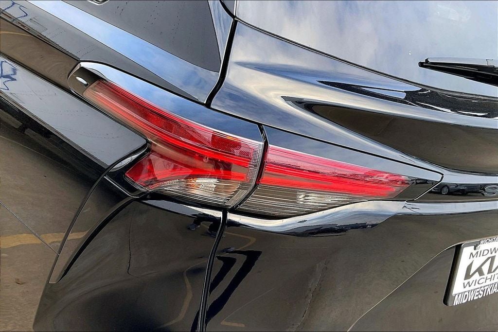 2022 Toyota Sienna XLE 8 Passenger