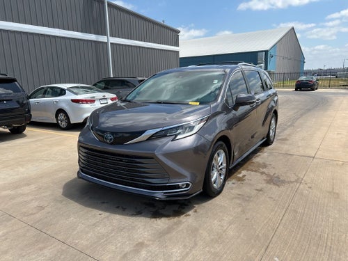 2021 Toyota Sienna Limited 7 Passenger