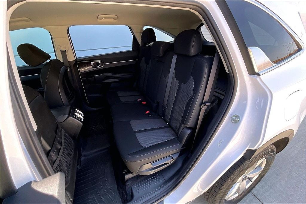 2022 Kia Sorento LX