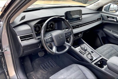 2022 Mitsubishi Outlander SE