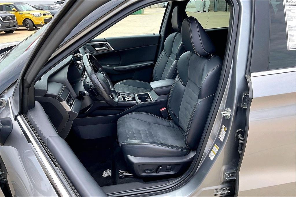 2022 Mitsubishi Outlander SE