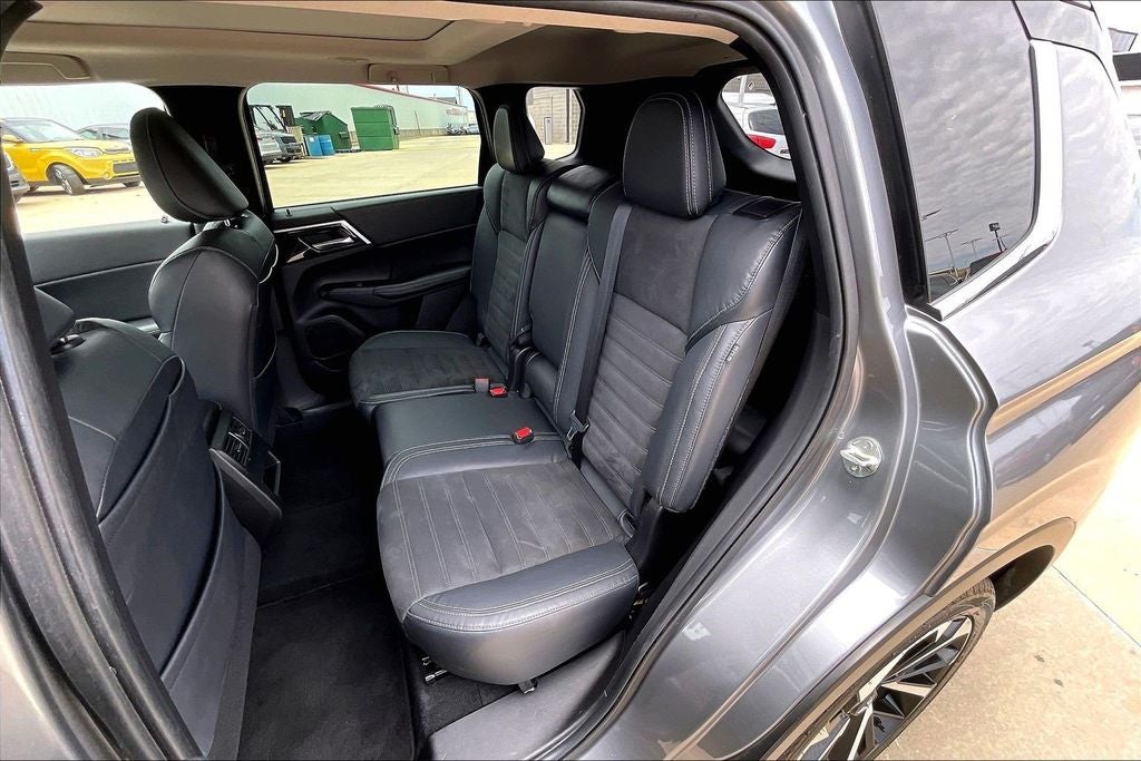 2022 Mitsubishi Outlander SE