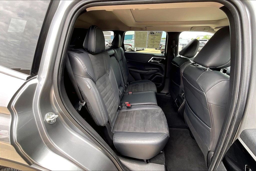 2022 Mitsubishi Outlander SE