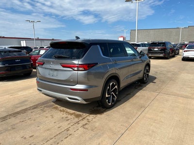 2022 Mitsubishi Outlander SE