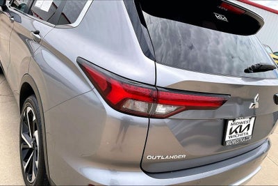 2022 Mitsubishi Outlander SE