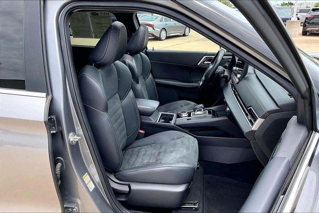 2022 Mitsubishi Outlander SE