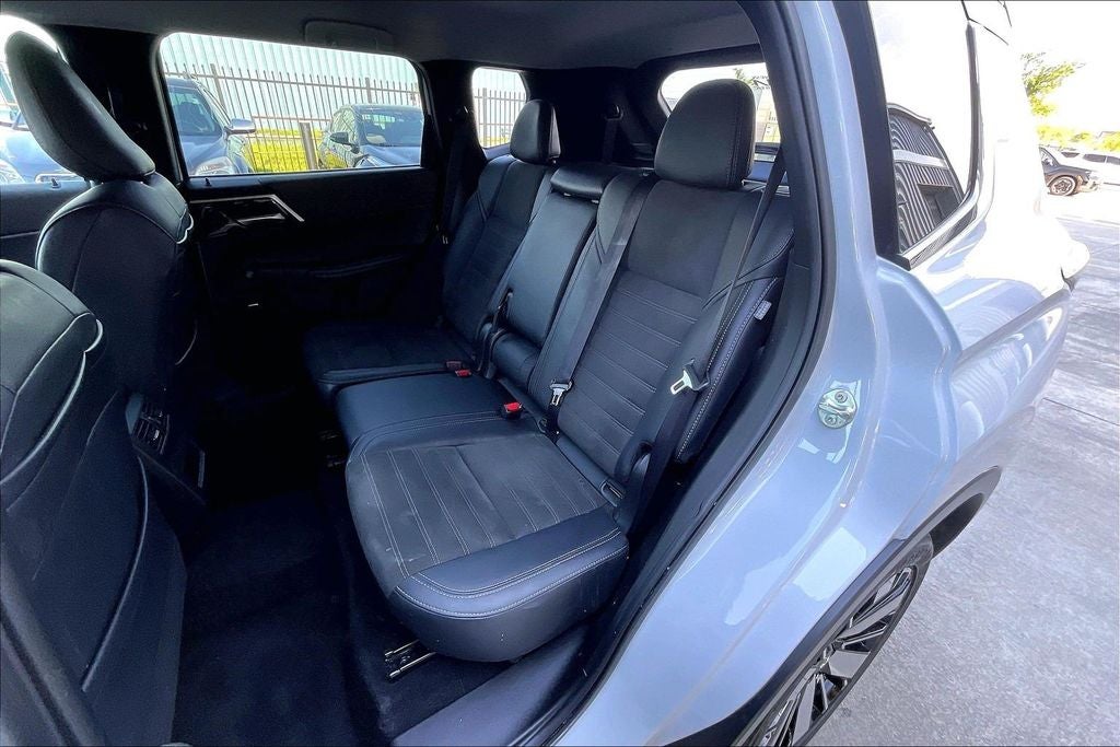 2025 Mitsubishi Outlander SE