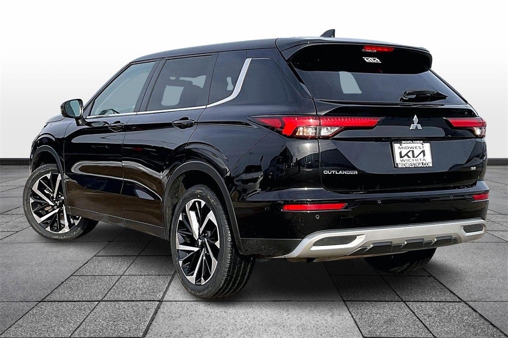 2024 Mitsubishi Outlander SE