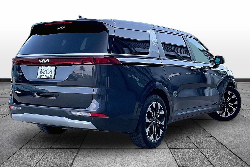 2023 Kia Carnival EX