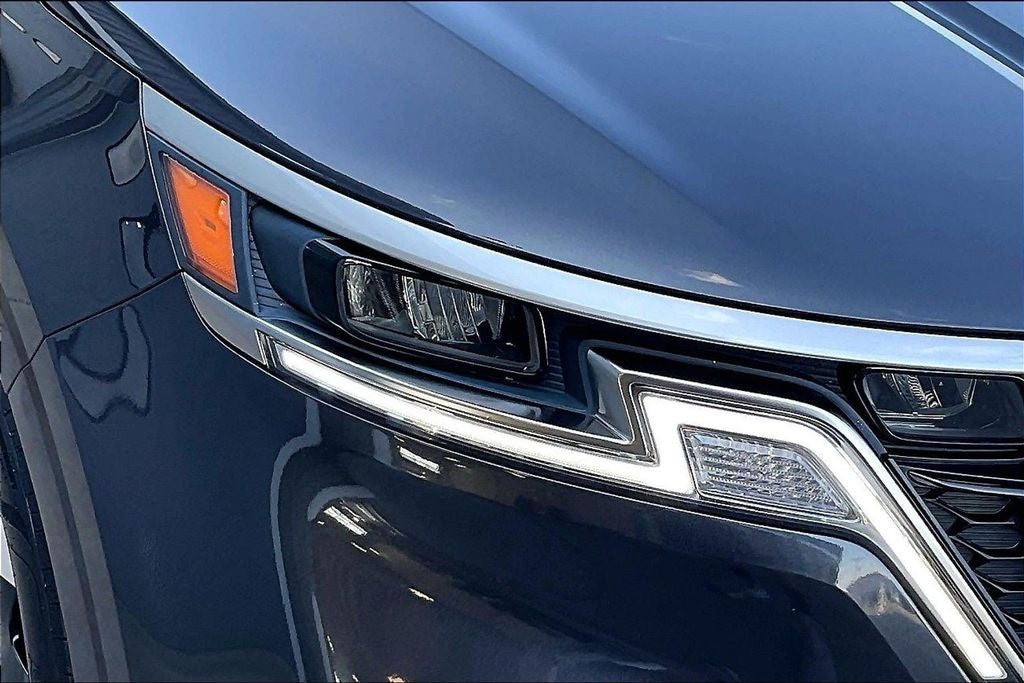 2023 Kia Carnival EX