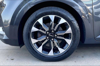2023 Kia Carnival EX