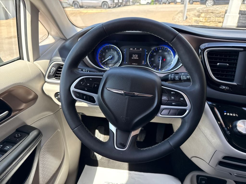 2023 Chrysler Voyager LX