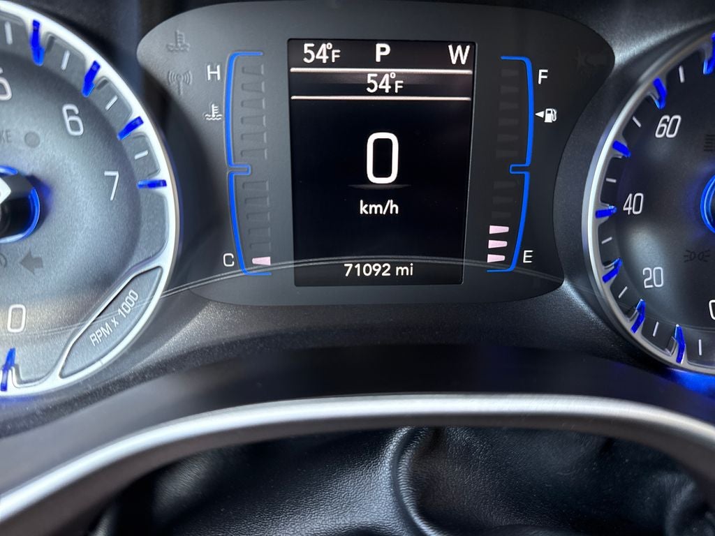2023 Chrysler Voyager LX