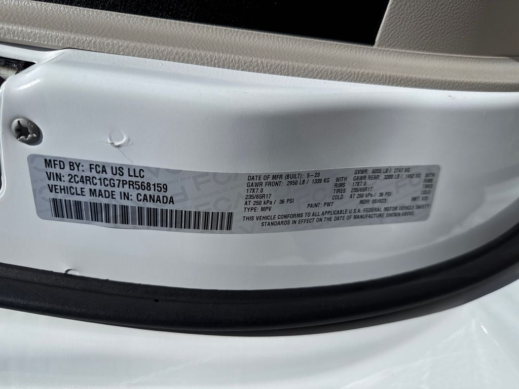 2023 Chrysler Voyager LX