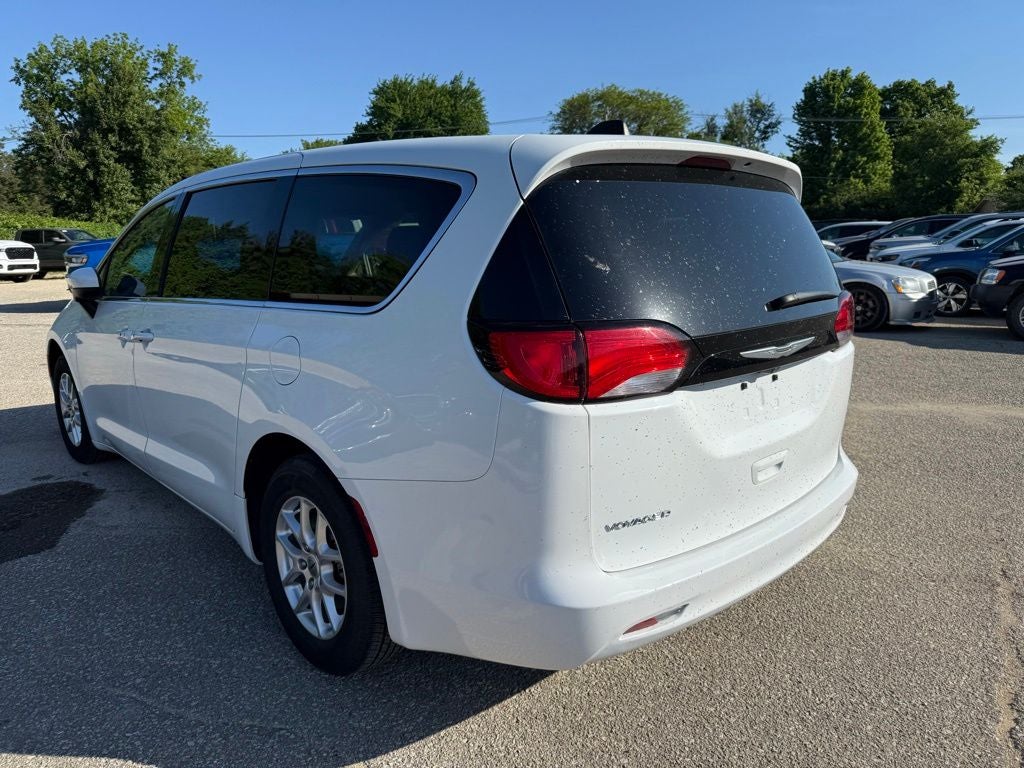 2023 Chrysler Voyager LX