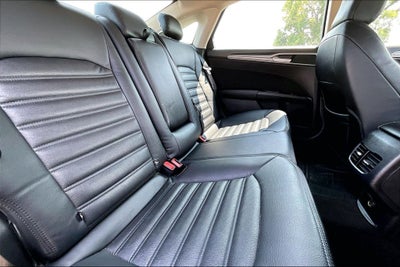 2020 Ford Fusion SE