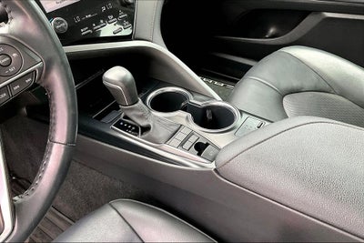 2020 Toyota Camry Hybrid XLE
