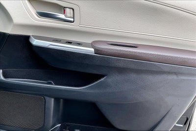 2024 Toyota Sienna Platinum 7 Passenger