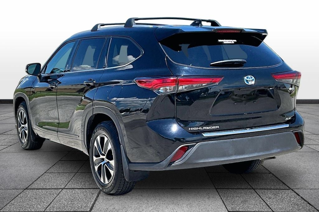 2022 Toyota Highlander Hybrid XLE