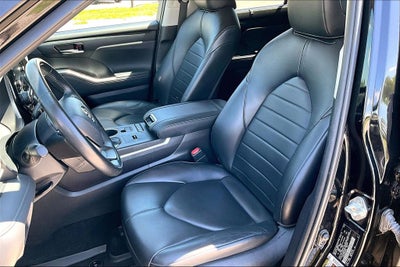 2022 Toyota Highlander Hybrid XLE