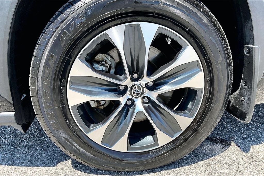 2022 Toyota Highlander Hybrid XLE