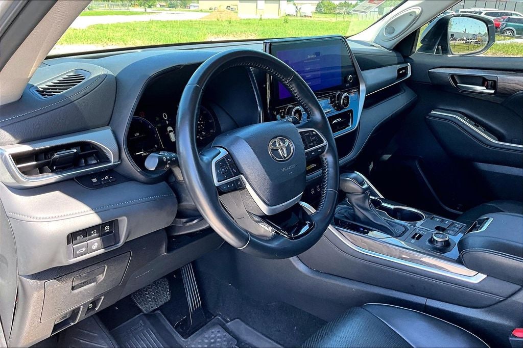2023 Toyota Highlander Platinum