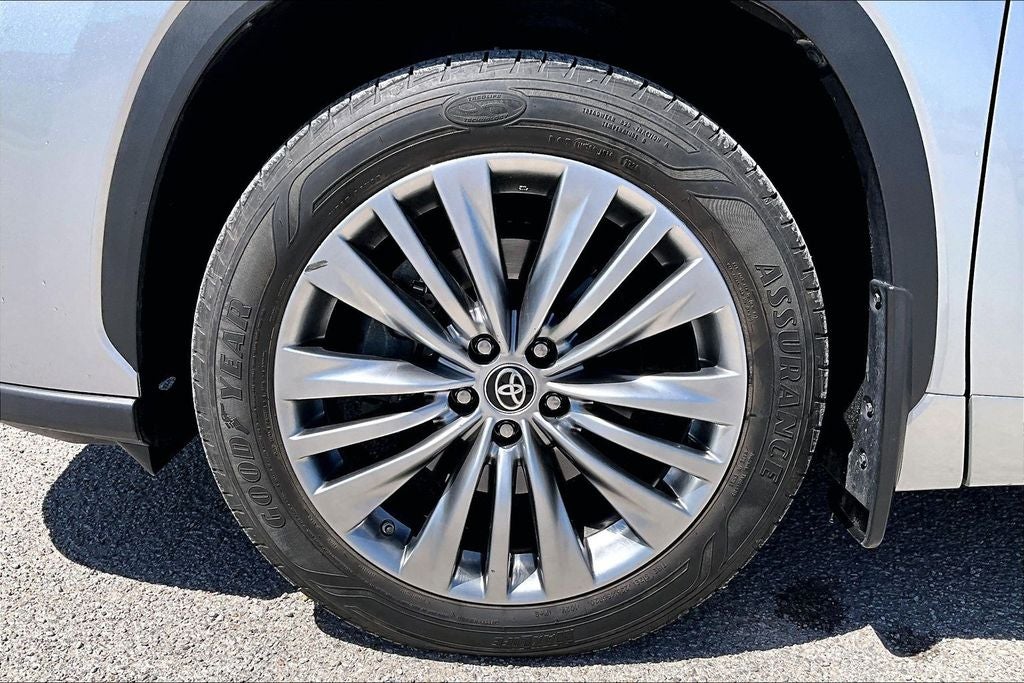2023 Toyota Highlander Platinum