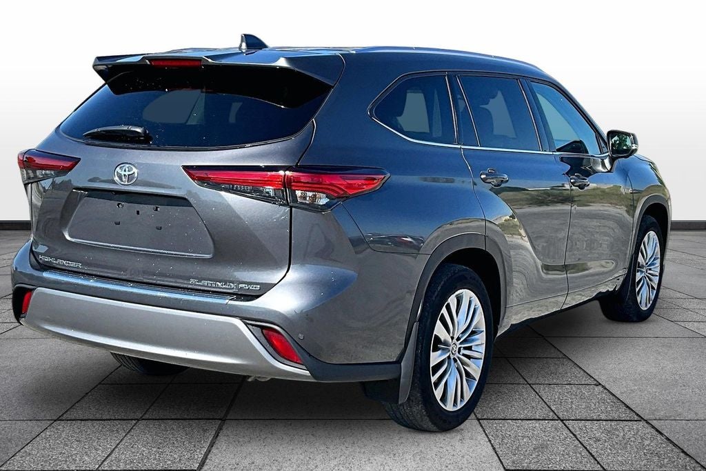 2023 Toyota Highlander Platinum