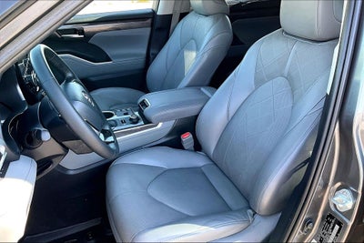 2023 Toyota Highlander Platinum