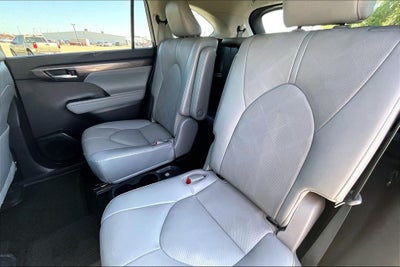 2023 Toyota Highlander Platinum