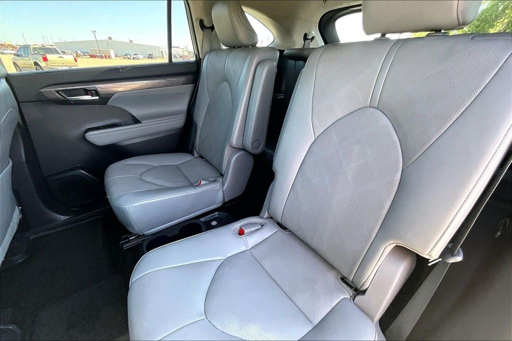 2023 Toyota Highlander Platinum