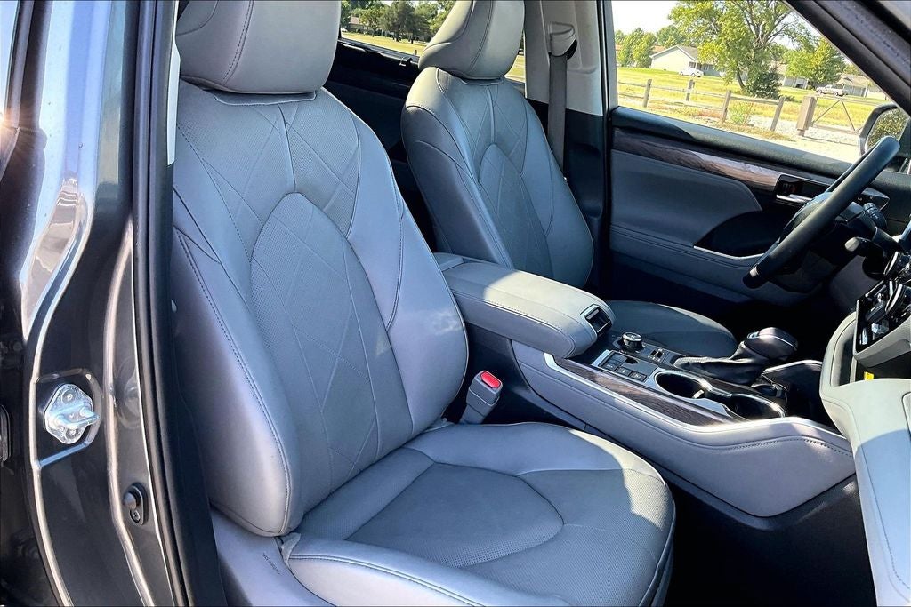 2023 Toyota Highlander Platinum