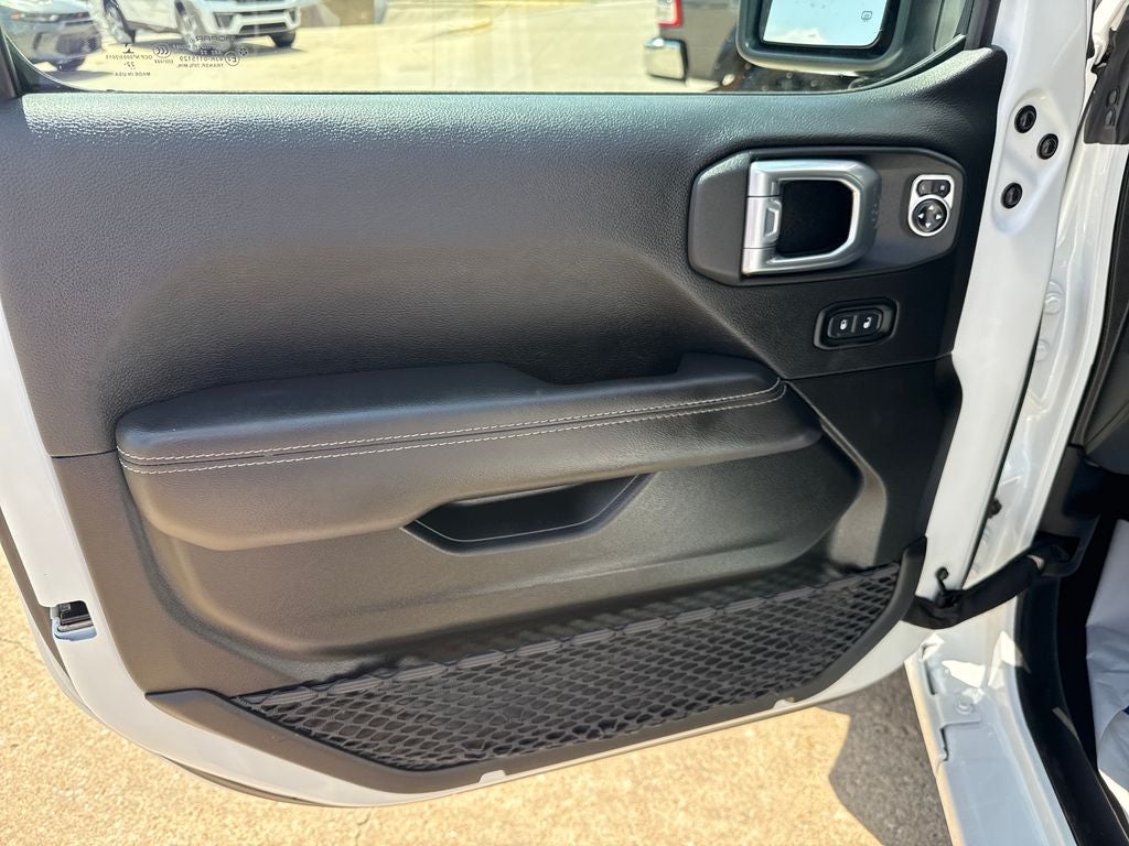 2023 Jeep Wrangler 4-Door Sahara
