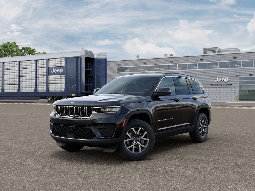 2027 Jeep Grand Cherokee GRAND CHEROKEE LAREDO X 4X4