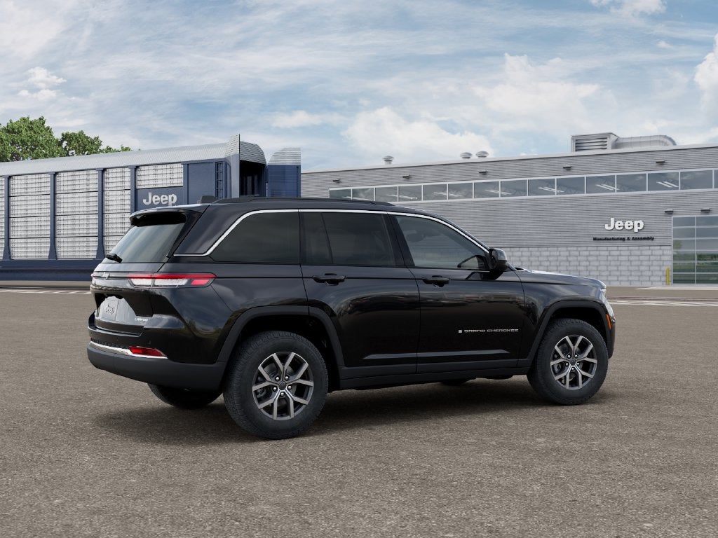2027 Jeep Grand Cherokee GRAND CHEROKEE LAREDO X 4X4